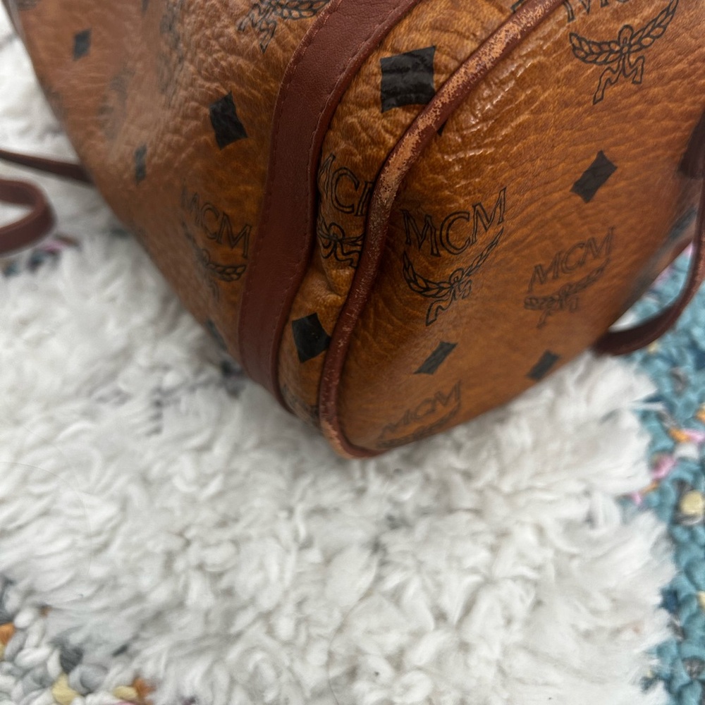 Vintage MCM Tan Leather Barrel Bag with CoA - Picture 6 of 11
